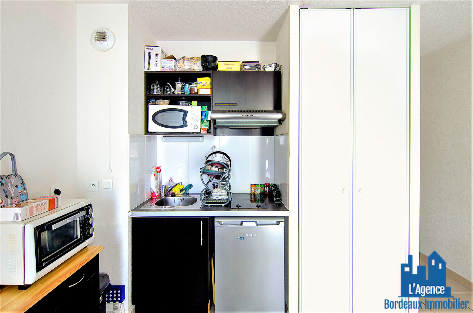 Photo VENDU PAR L'AGENCE !!! EXCLUSIVITÉ !!!  SPECIAL INVESTISSEUR - CENON - APPARTEMENT TYPE 1 DE 22 m² + PLACE DE PARKING. VENDU LOUÉ ! Michaël VIGIER 06 70 29 94 95 image 4/5