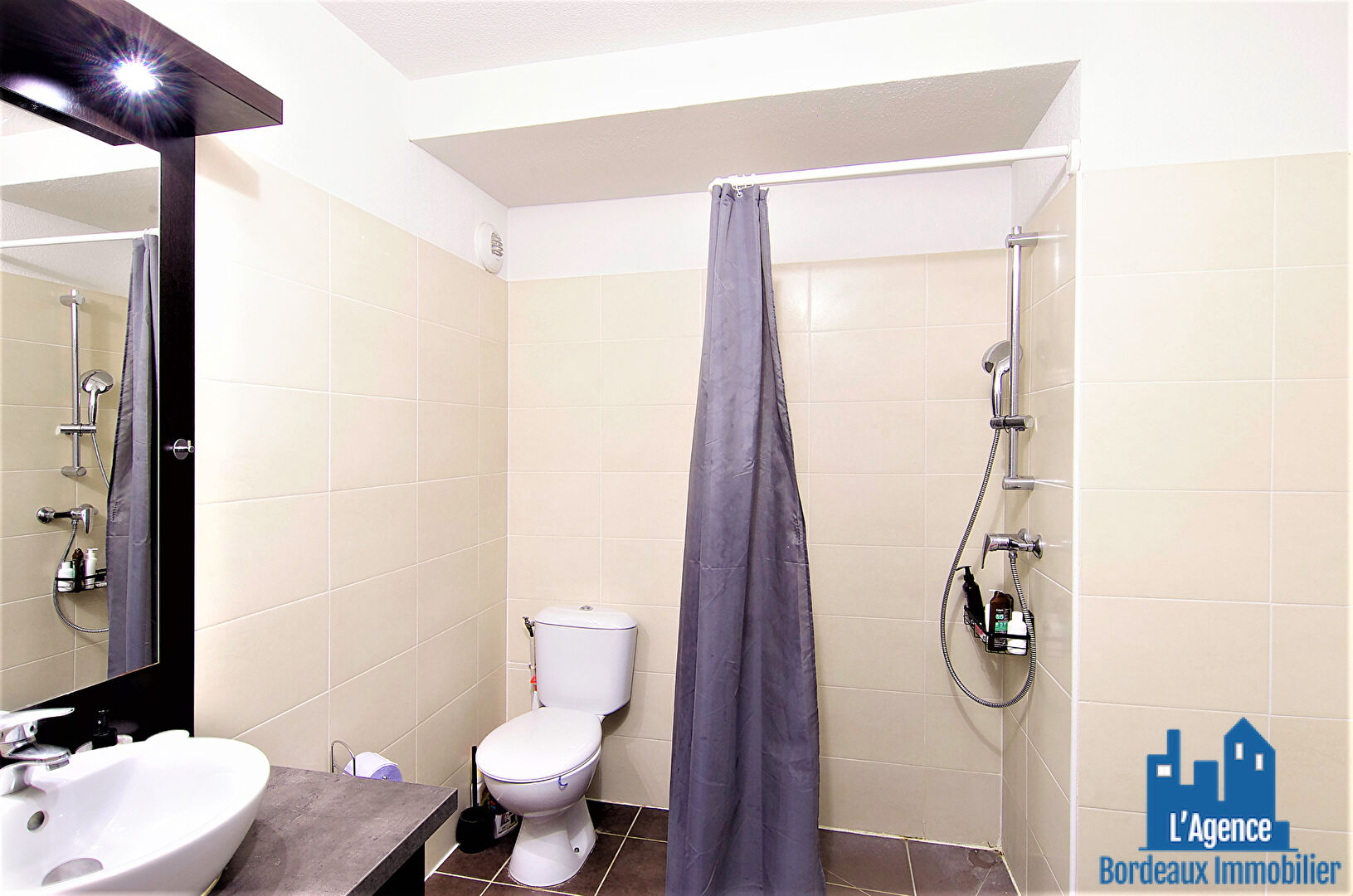 Photo VENDU PAR L'AGENCE !!! EXCLUSIVITÉ !!!  SPECIAL INVESTISSEUR - CENON - APPARTEMENT TYPE 1 DE 22 m² + PLACE DE PARKING. VENDU LOUÉ ! Michaël VIGIER 06 70 29 94 95 image 5/5