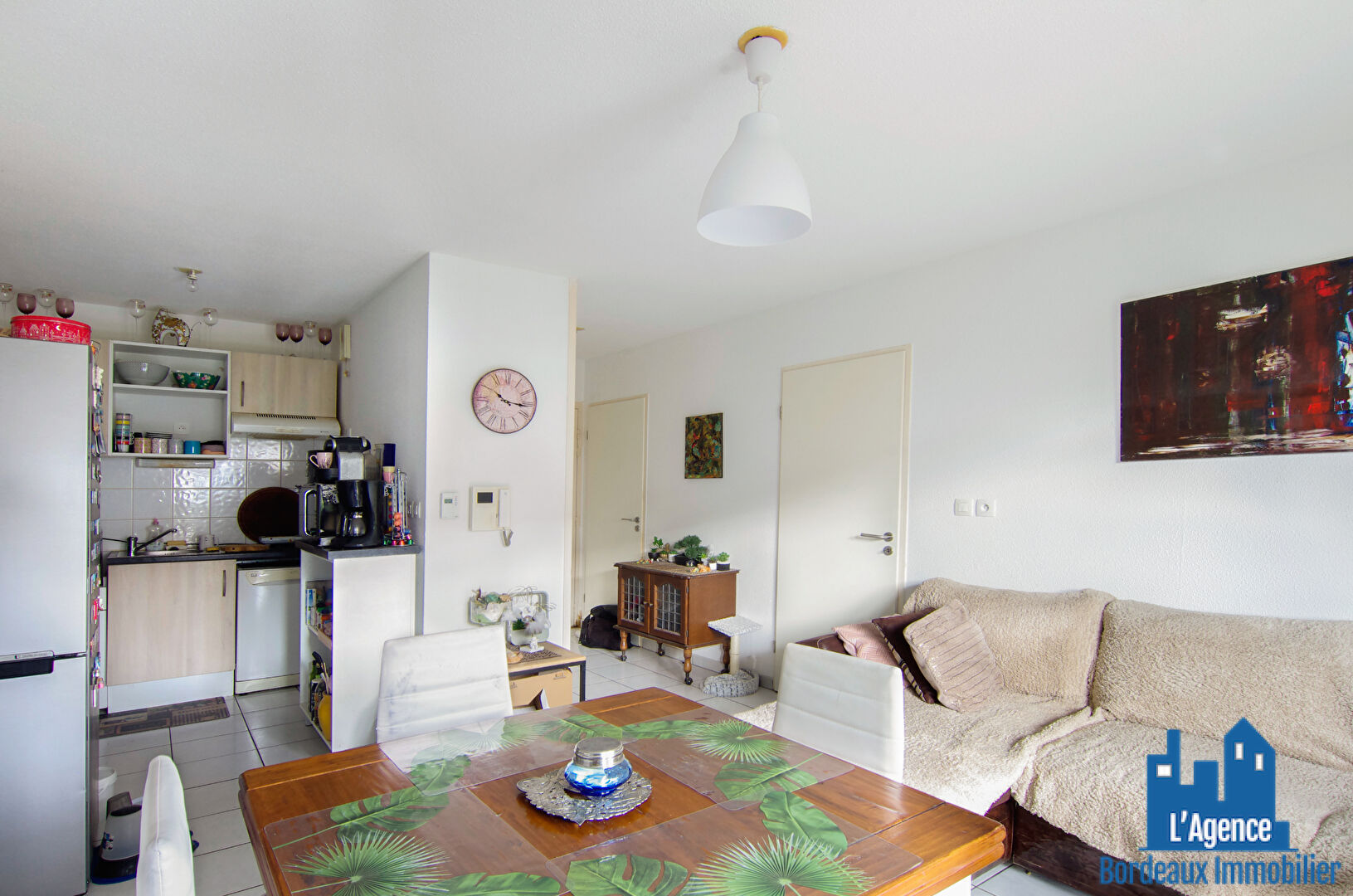 Photo COMPROMIS SIGNÉ. EXCLUSIVITÉ ! MÉRIGNAC - APPARTEMENT DE TYPE 2 DE 40 M² AVEC TERRASSE + PLACE DE PARKING COUVERTE. Benoît TREMENT Tel:06.51.26.22.32. image 2/6