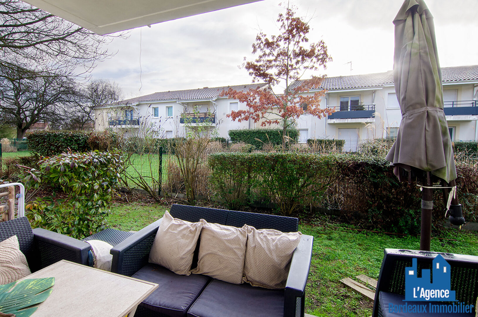 Photo COMPROMIS SIGNÉ. EXCLUSIVITÉ ! MÉRIGNAC - APPARTEMENT DE TYPE 2 DE 40 M² AVEC TERRASSE + PLACE DE PARKING COUVERTE. Benoît TREMENT Tel:06.51.26.22.32. image 5/6