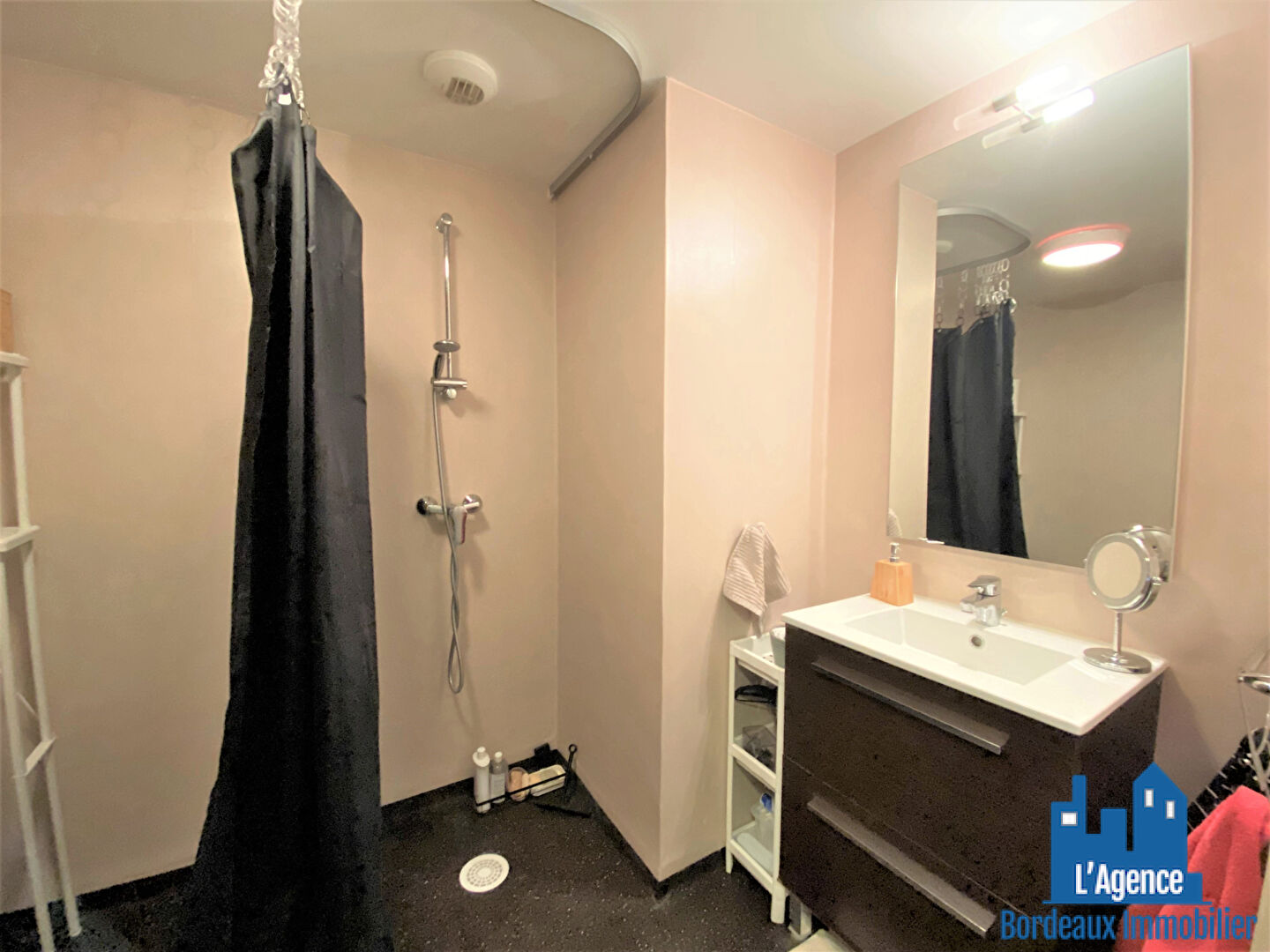 Photo EXCLUSIVITÉ ! CENON - SPÉCIAL INVESTISSEUR - STUDIO DE 19 M² . Benoît TREMENT. image 4/4