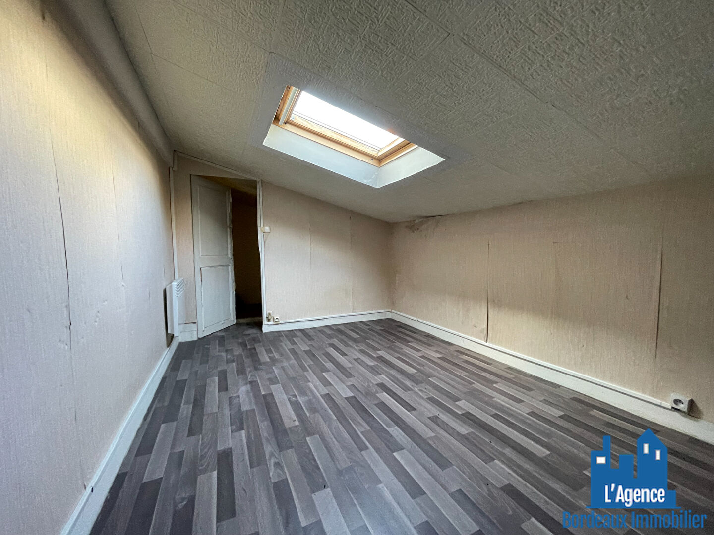 Photo VENDU PAR L'AGENCE. BORDEAUX - STUDIO DE 48,5 M²  AVEC COMBLES . Benoît TREMENT. image 4/6