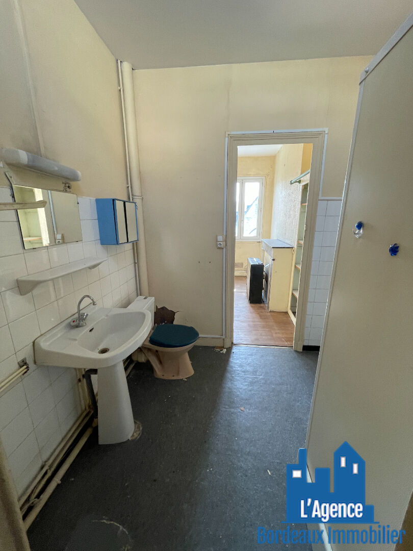 Photo VENDU PAR L'AGENCE. BORDEAUX - STUDIO DE 48,5 M²  AVEC COMBLES . Benoît TREMENT. image 5/6