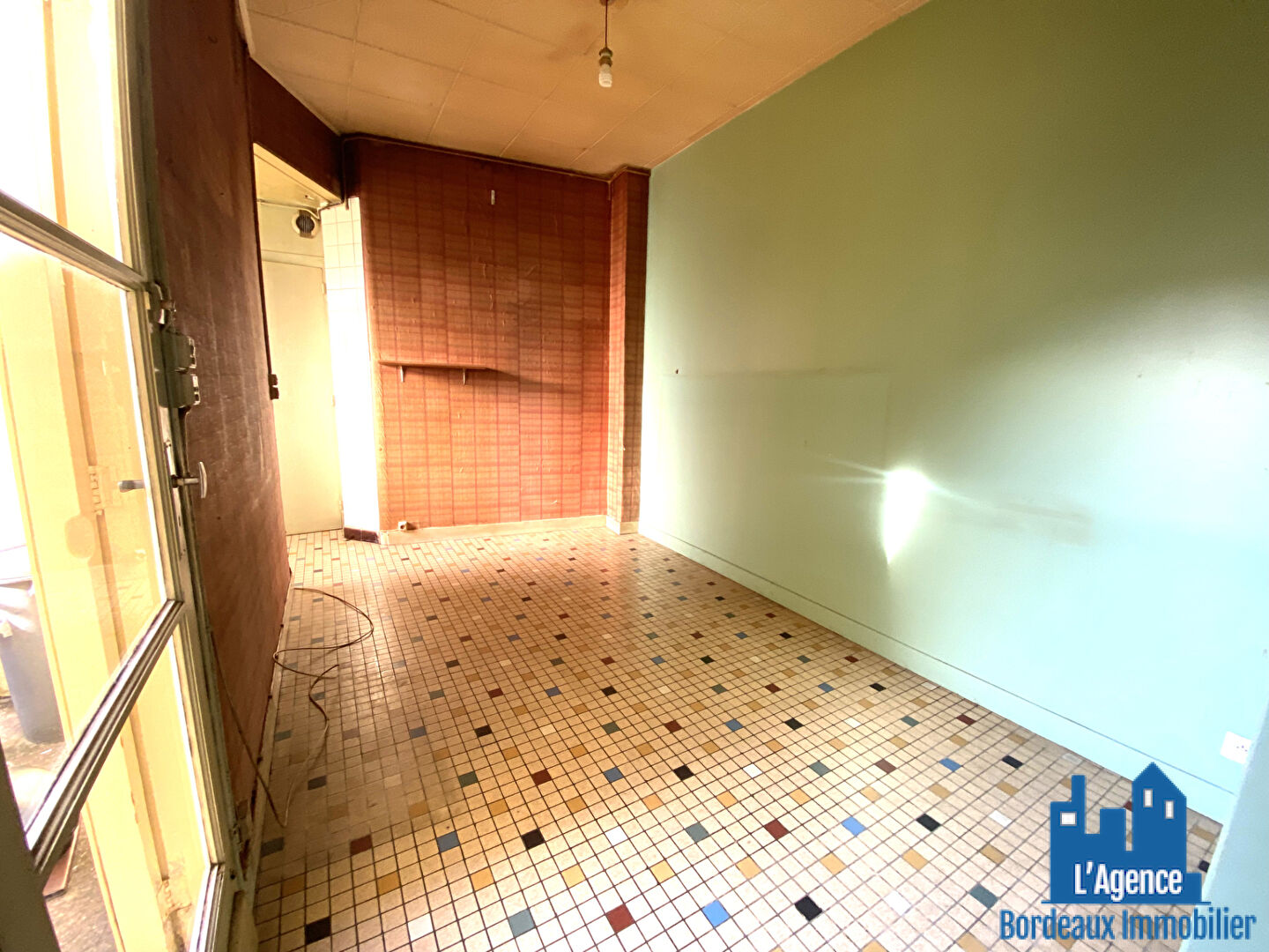 Photo VENDU PAR L'AGENCE. BORDEAUX - APPARTEMENT TYPE 2 DE 32 M² AVEC TERRASSE DE 15 M². Benoît TREMENT O6.51.26.22.32 image 1/6