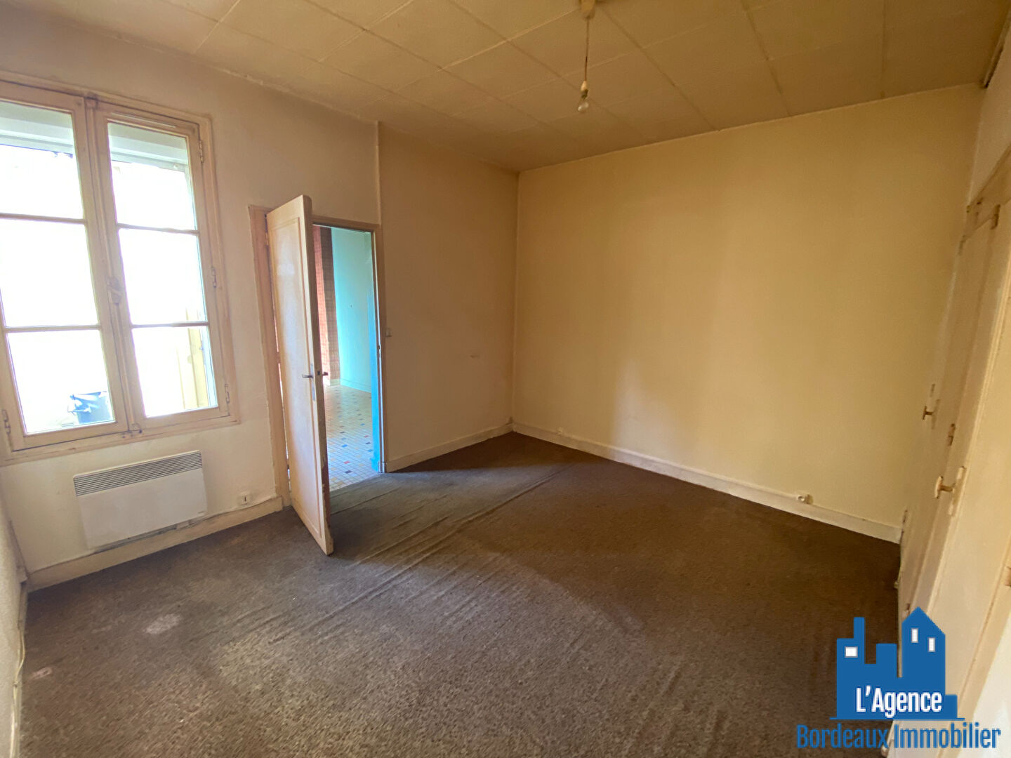 Photo VENDU PAR L'AGENCE. BORDEAUX - APPARTEMENT TYPE 2 DE 32 M² AVEC TERRASSE DE 15 M². Benoît TREMENT O6.51.26.22.32 image 2/6
