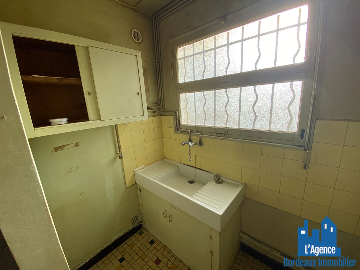 Photo VENDU PAR L'AGENCE. BORDEAUX - APPARTEMENT TYPE 2 DE 32 M² AVEC TERRASSE DE 15 M². Benoît TREMENT O6.51.26.22.32 image 4/6