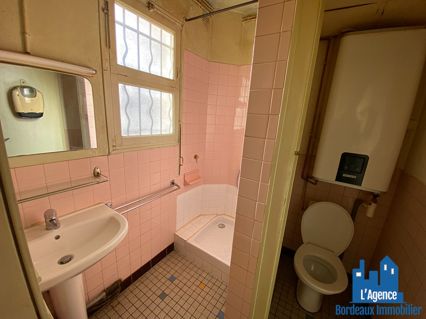 Photo VENDU PAR L'AGENCE. BORDEAUX - APPARTEMENT TYPE 2 DE 32 M² AVEC TERRASSE DE 15 M². Benoît TREMENT O6.51.26.22.32 image 5/6