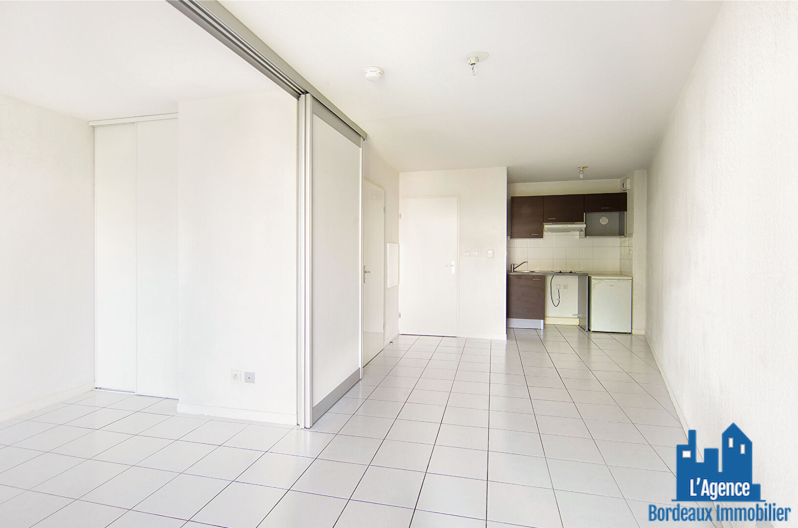 Photo EXCLUSIVITÉ ! LE HAILLAN - APPARTEMENT TYPE 1 BIS DE 32 M² AVEC UN BALCON + PLACE DE PARKING EN SOUS-SOL. Benoît TREMENT. image 2/5