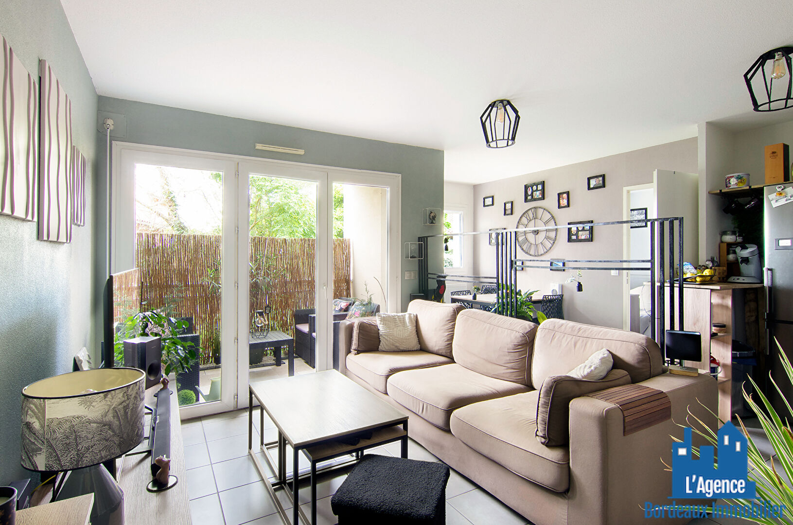 VENDU PAR L'AGENCE. EXCLUSIVITÉ ! VILLENAVE D'ORNON - APPARTEMENT TYPE 2 DE 40 M² AVEC BALCON + PLACE DE PARKING EN SOUS-SOL. Benoît TREMENT.