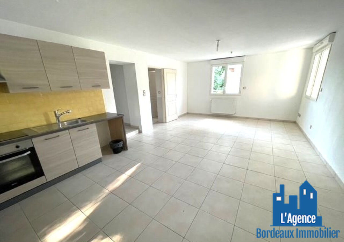 Photo EXCLUSIVITÉ !!! CAMBLANES-QUINSAC- APPARTEMENT TYPE 3 DE 66M² + GARAGE 20M² ! image 5/6