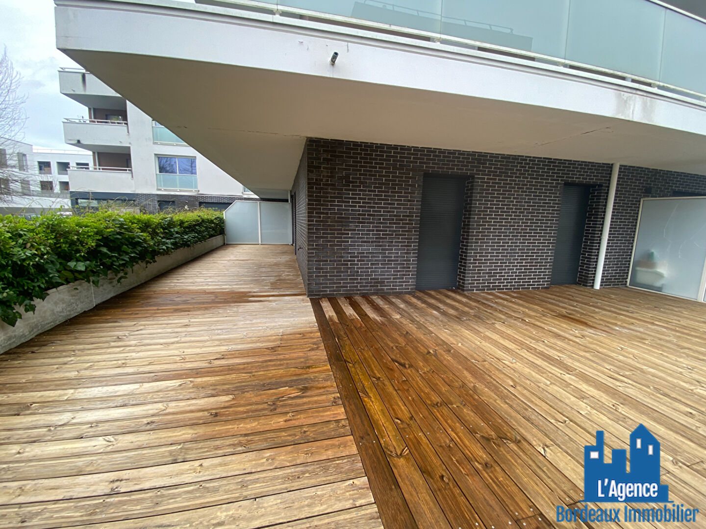 Photo OFFRE D'ACHAT ACCEPTEE !! EXCLUSIVITÉ ! VILLENAVE D'ORNON - APPARTEMENT TYPE 3 DE 67 M² + TERRASSE 78 M² + 2 PLACES DE PARKING. Martine PASSICOS O6 62 93 61 68. image 4/6