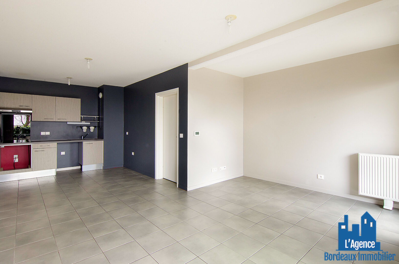 Photo OFFRE D'ACHAT ACCEPTEE !! EXCLUSIVITÉ ! VILLENAVE D'ORNON - APPARTEMENT TYPE 3 DE 67 M² + TERRASSE 78 M² + 2 PLACES DE PARKING. Martine PASSICOS O6 62 93 61 68. image 5/6