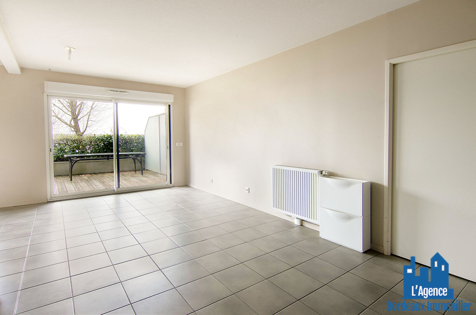 Photo OFFRE D'ACHAT ACCEPTEE !! EXCLUSIVITÉ ! VILLENAVE D'ORNON - APPARTEMENT TYPE 3 DE 67 M² + TERRASSE 78 M² + 2 PLACES DE PARKING. Martine PASSICOS O6 62 93 61 68. image 6/6