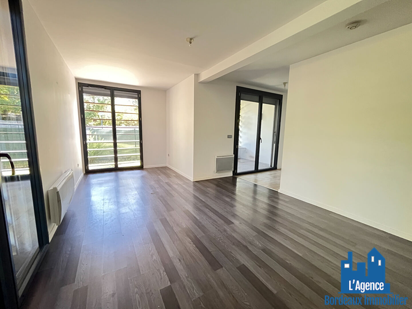 Photo EXCLUSIVITÉ !!! FLOIRAC - APPARTEMENT TYPE 2 DE 52 M² AVEC TERRASSE LOGGIA ET JARDIN DE 62 M² + PLACE DE PARKING SOUS-SOL. Michaël VIGIER  O6 7O 29 94 95. image 4/6