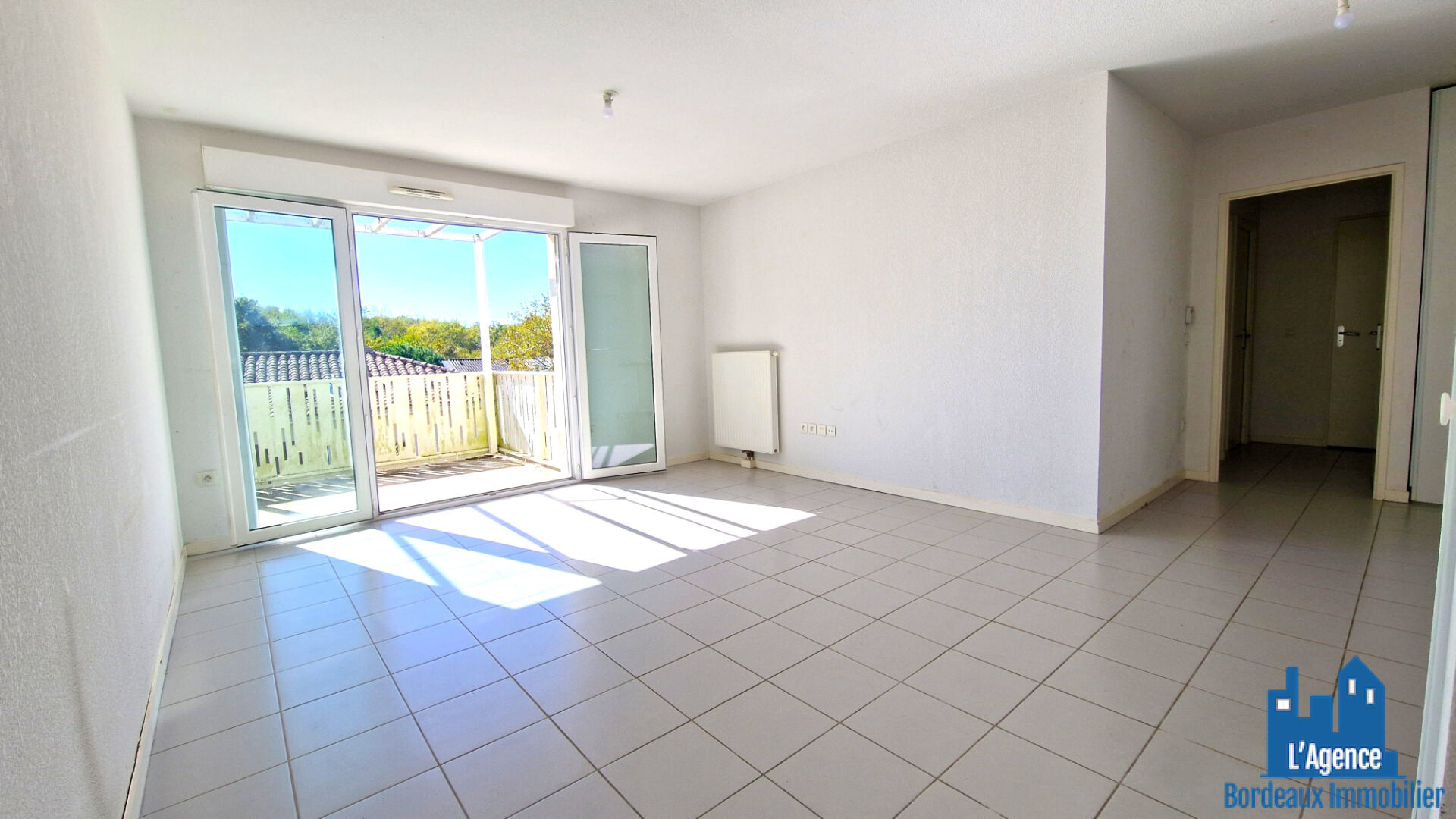 Photo EXCLUSIVITÉ !! SAINT MEDARD EN JALLES - CERILLAN - APPARTEMENT T3 - DERNIER ETAGE -TERRASSE - DEUX PLACES DE PARKING - NOUVEAU PRIX !!  Sébastien BAUDOT O6 18 O5 O4 O2 image 2/6