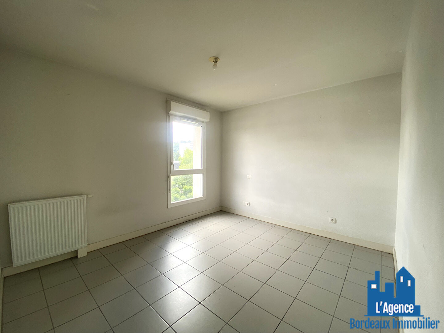 Photo BAS FLOIRAC - APPARTEMENT T2 DE 40.50 M² AVEC LOGGIA DE 7 M² ET 1 PARKING. Michaël VIGIER  O6 7O 29 94 95. image 5/6