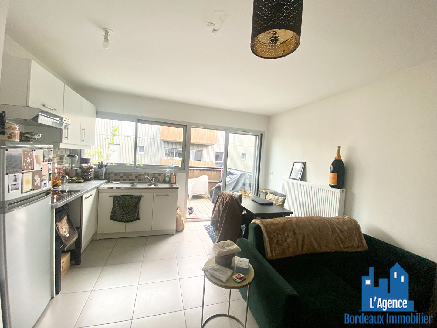 BORDEAUX BASSINS A FLOT - APPARTEMENT T2 DE 43.5 M² AVEC BALCON DE 10 M² ET 1 PARKING - Benoît TREMENT - O6.51.26.22.32