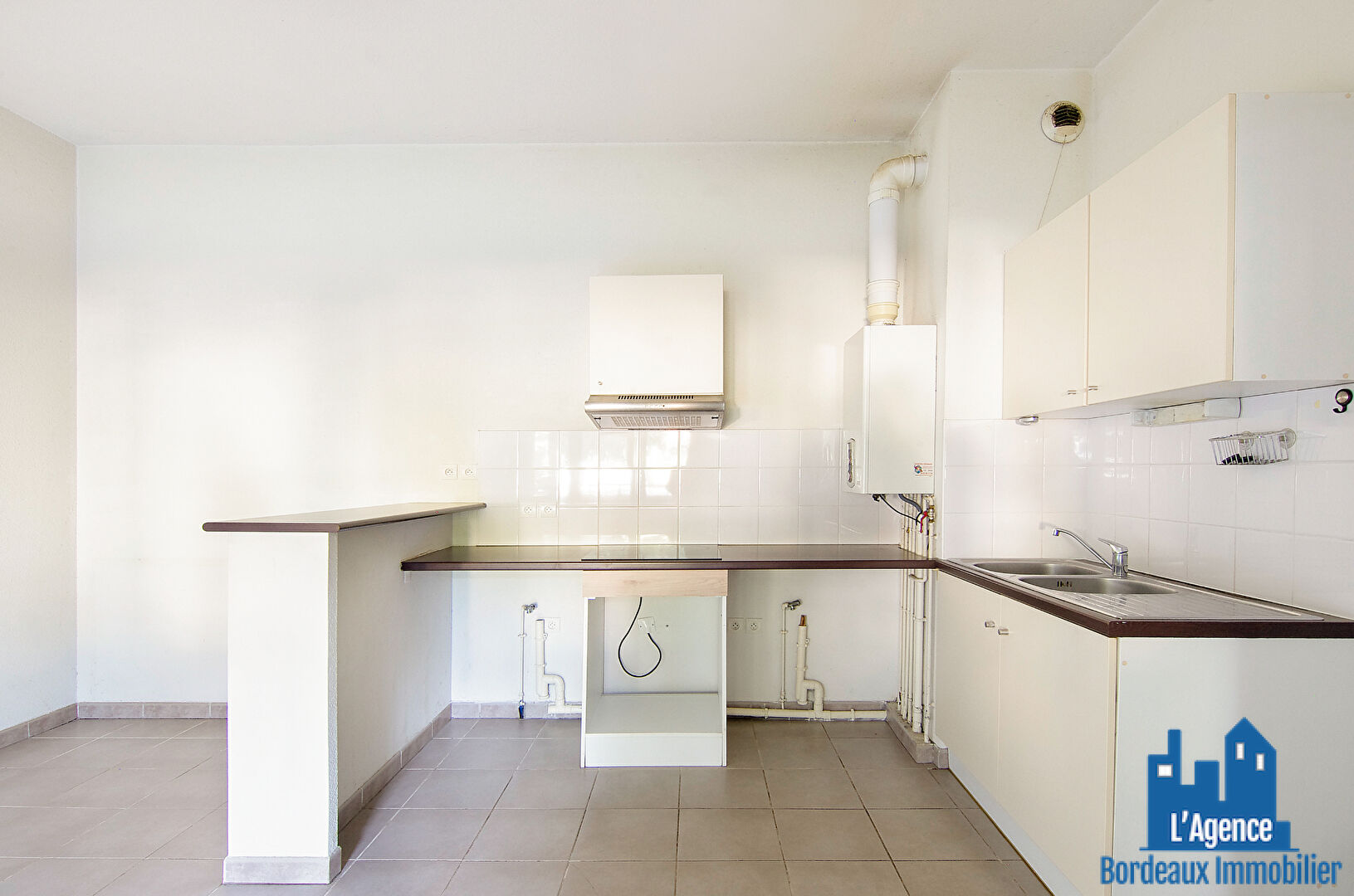 Photo EXCLUSIVITÉ ! MÉRIGNAC-CAPEYRON - APPARTEMENT TYPE 3 D'ENVIRON 60 M² AVEC LOGGIA + PLACE DE PARKING. Benoît TREMENT - O6 51 26 22 32. image 4/6