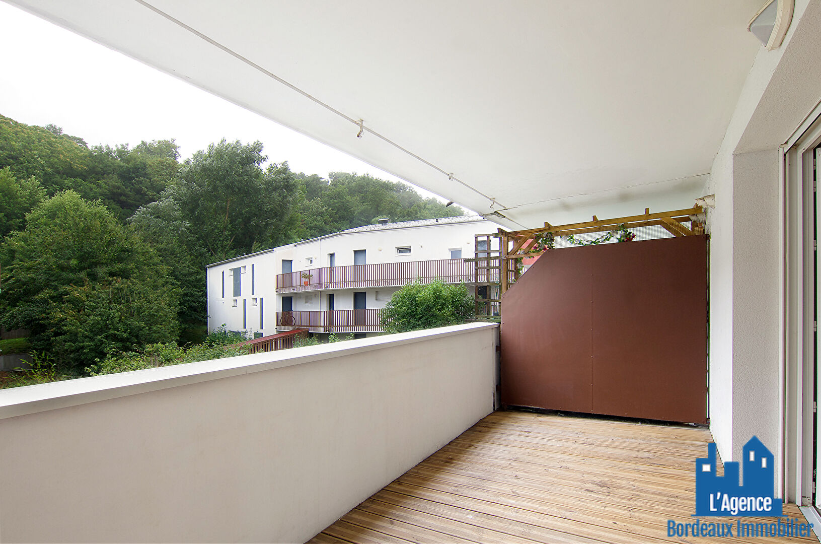 Photo EXCLUSIVITÉ ! CENON - APPARTEMENT TYPE 3 D'ENVIRON 61 M² AVEC BALCON DE 10 M² + PLACE DE PARKING EN SOUS-SOL. Benoît TREMENT - O6 51 26 22 32. image 6/6