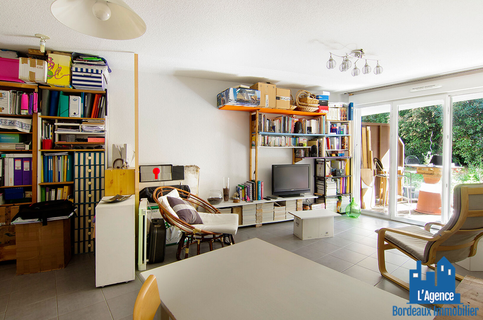 EXCLUSIVITÉ ! CENON - APPARTEMENT TYPE 2 D'ENVIRON 41 M² AVEC TERRASSE DE 11 M² + PLACE DE PARKING EN SOUS-SOL. Benoît TREMENT - O6 51 26 22 32.