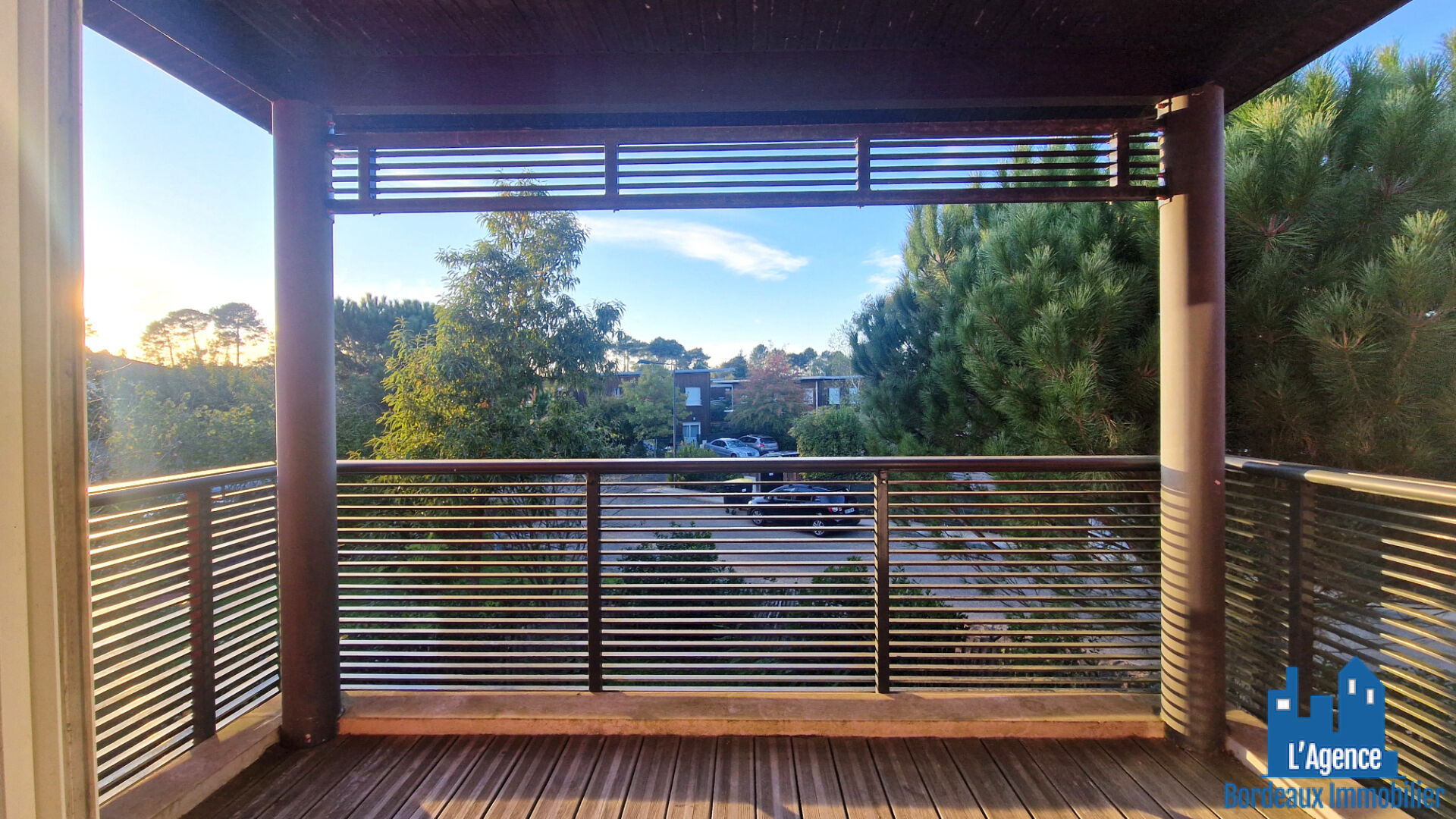 Photo NOUVEAUTÉ !!! SAINT JEAN D'ILLAC - LES BADINES - APPARTEMENT TYPE 2 - DERNIER ÉTAGE- 42.50M² - TERRASSE 7.5m² - DEUX PARKINGS - VENDU LIBRE!! Sébastien BAUDOT O6 18 O5 O4 O2 image 2/6