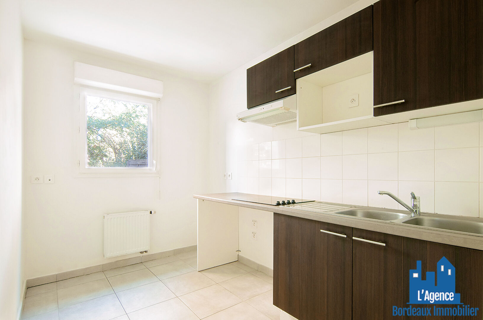 Photo EXCLUSIVITÉ !!!  PESSAC - APPARTEMENT TYPE 3 DE 64 M² AVEC JARDIN DE 116 M² ET UNE PLACE DE PARKING EXTERIEURE. Michaël VIGIER  O6 7O 29 94 95. image 4/6
