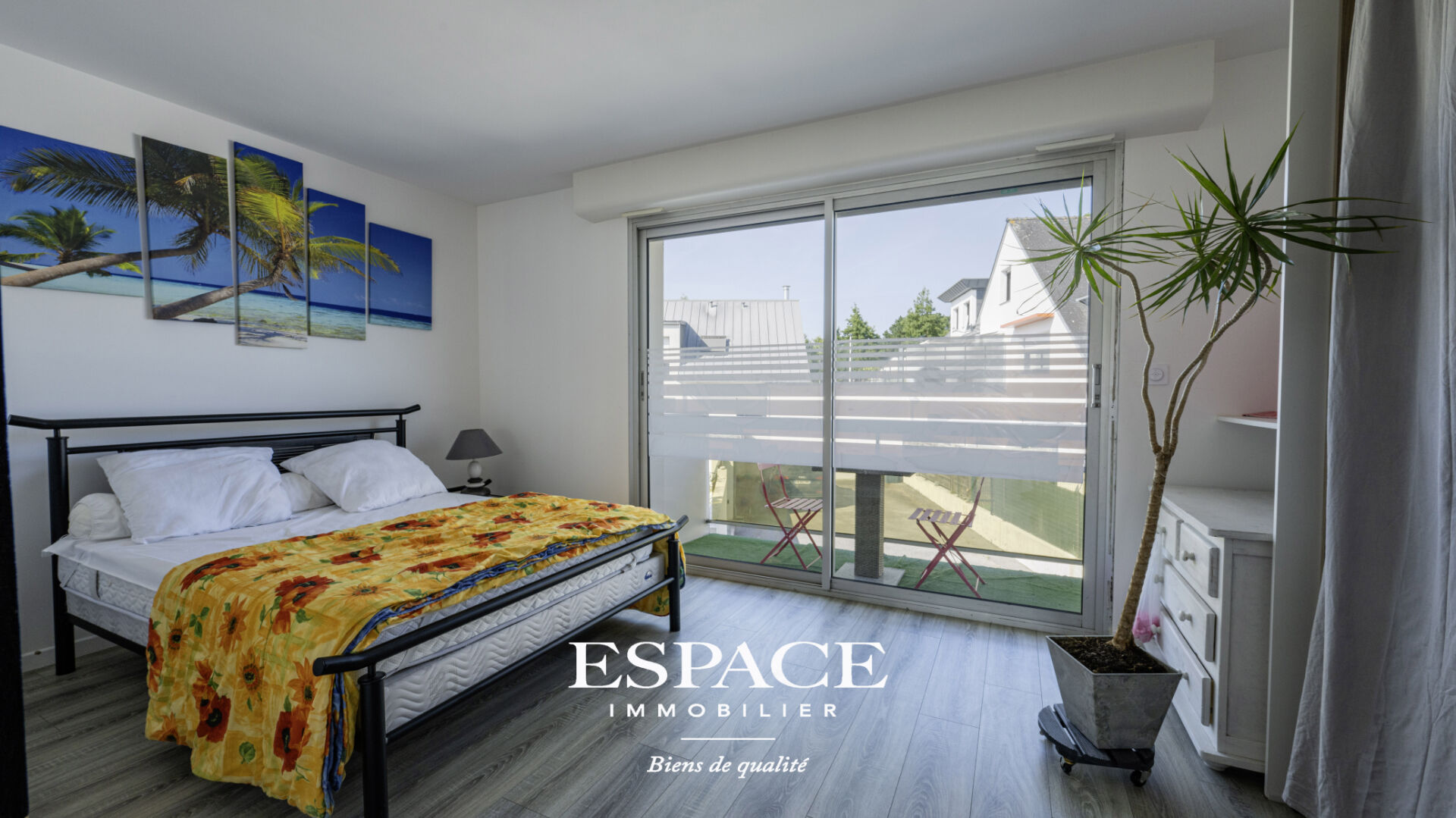 Photo A vendre à Larmor Plage appartement 2 pièces avec balcon & garage image 5/6