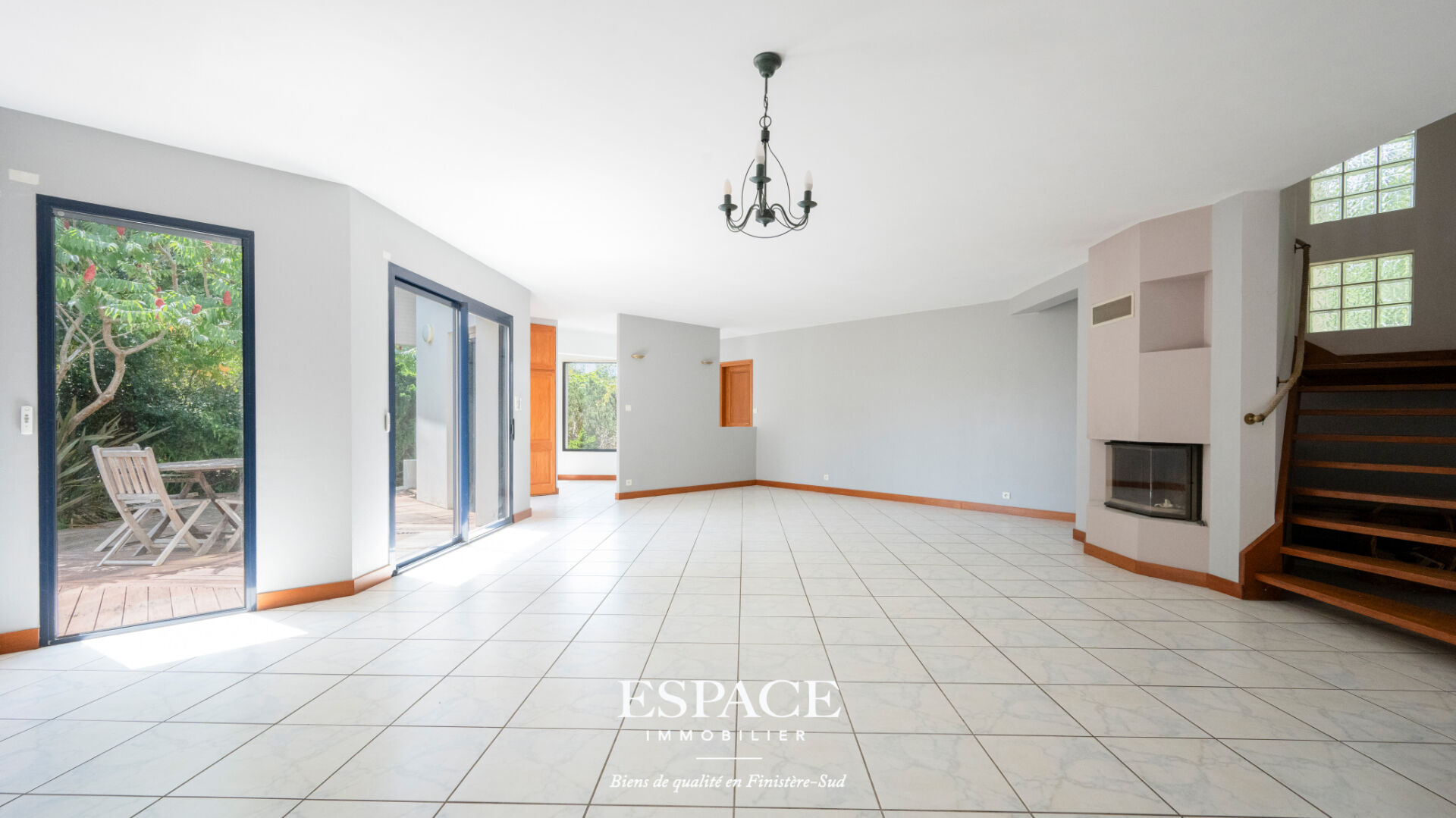 Photo A vendre à Concarneau Le Cabellou à 100 m de la plage - Maison d'architecte avec piscine et jardin paysager image 5/6