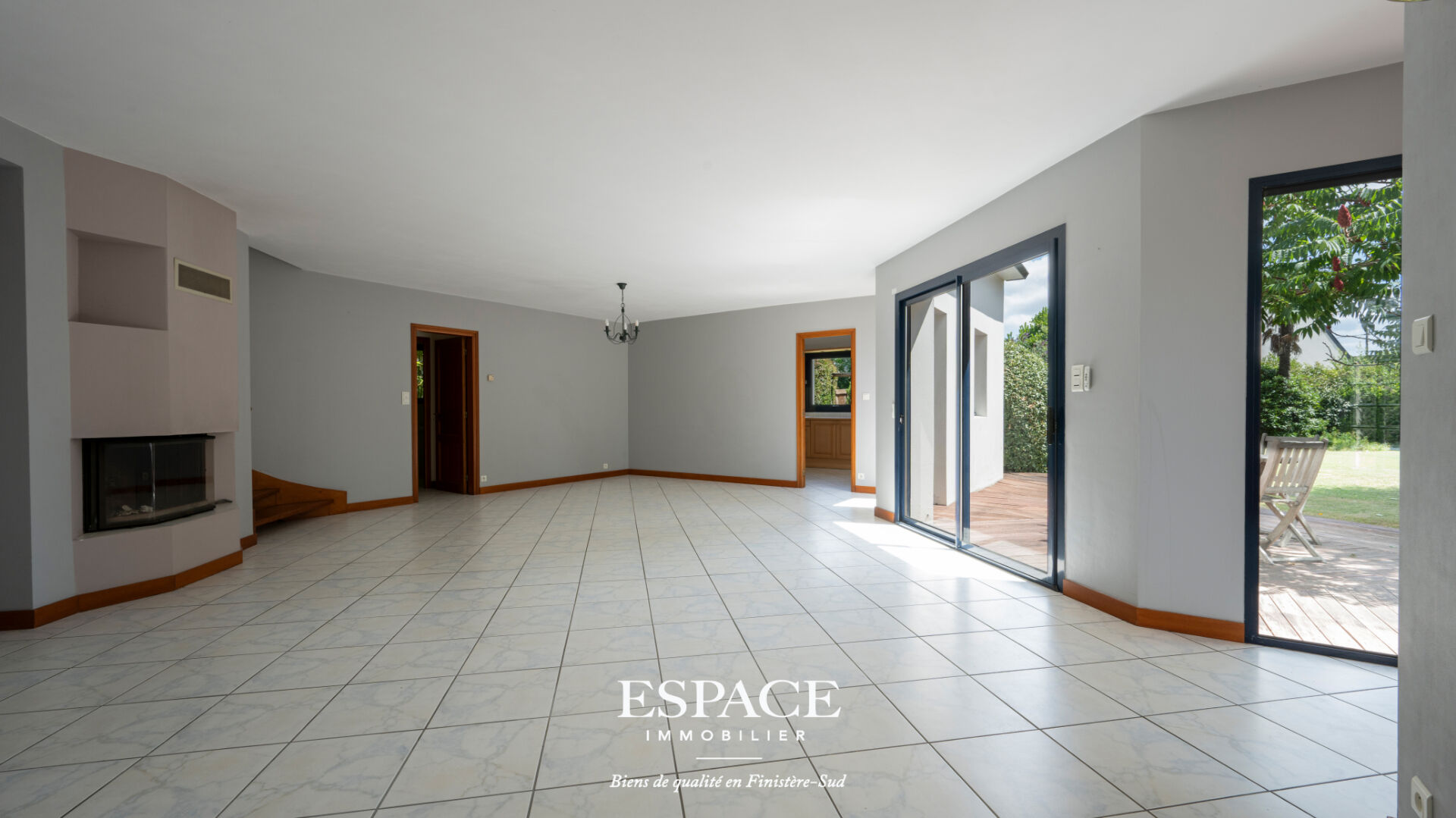 Photo A vendre à Concarneau Le Cabellou à 100 m de la plage - Maison d'architecte avec piscine et jardin paysager image 6/6