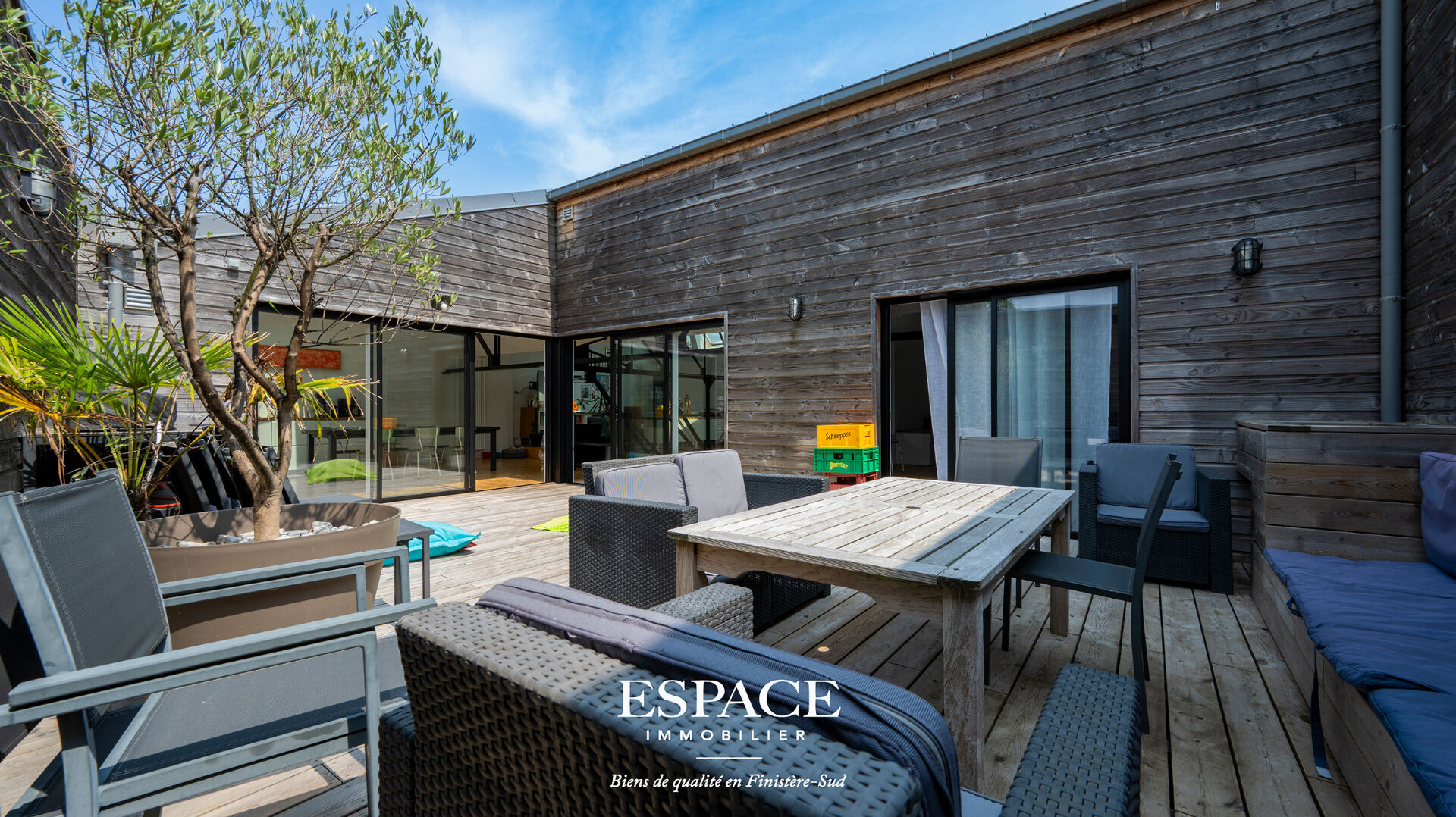 Photo CONCARNEAU CENTRE-VILLE - MAISON ESPRIT LOFT DE 200 M2 AVEC TERRASSE ET GARAGE image 3/6