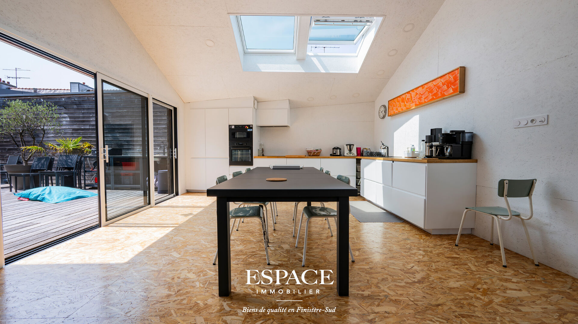 Photo CONCARNEAU CENTRE-VILLE - MAISON ESPRIT LOFT DE 200 M2 AVEC TERRASSE ET GARAGE image 5/6