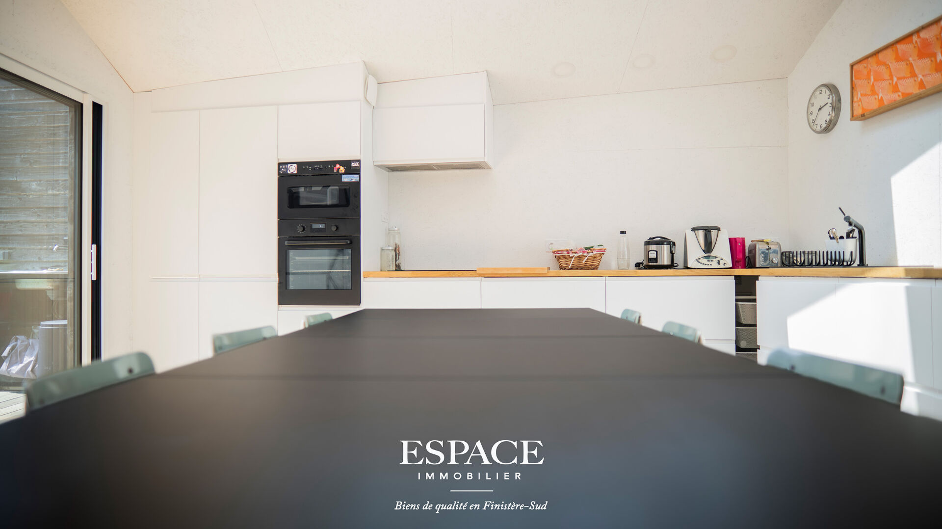 Photo CONCARNEAU CENTRE-VILLE - MAISON ESPRIT LOFT DE 200 M2 AVEC TERRASSE ET GARAGE image 6/6