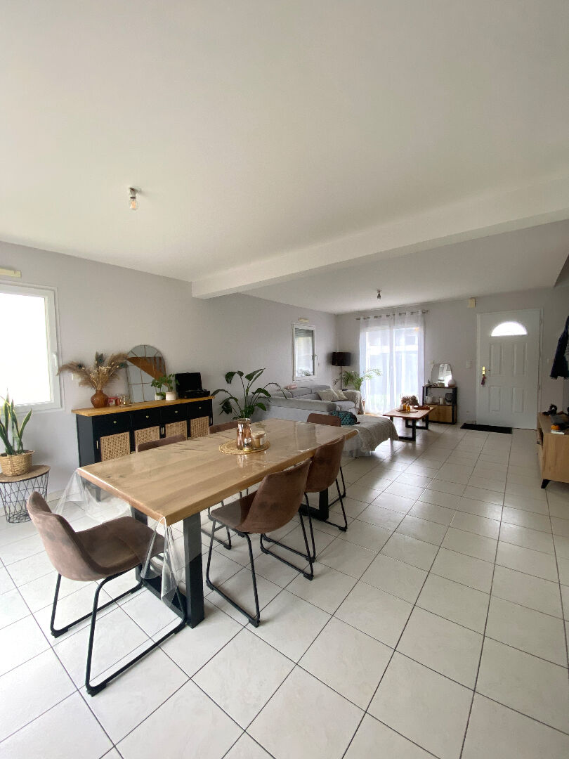 Photo A LOUER - ETRELLES - MAISON image 2/6