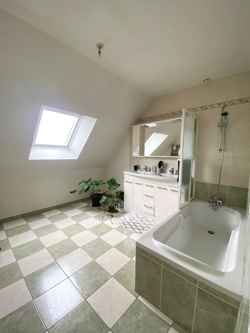 Photo A LOUER - ETRELLES - MAISON image 5/6