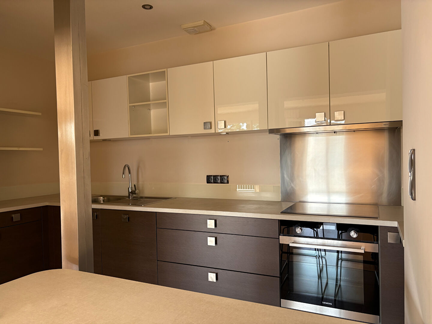 Photo Bel appartement T4 de 106 m² dans une immeuble de standing avec terrasse et vue dégagée sur la Chézine image 6/6