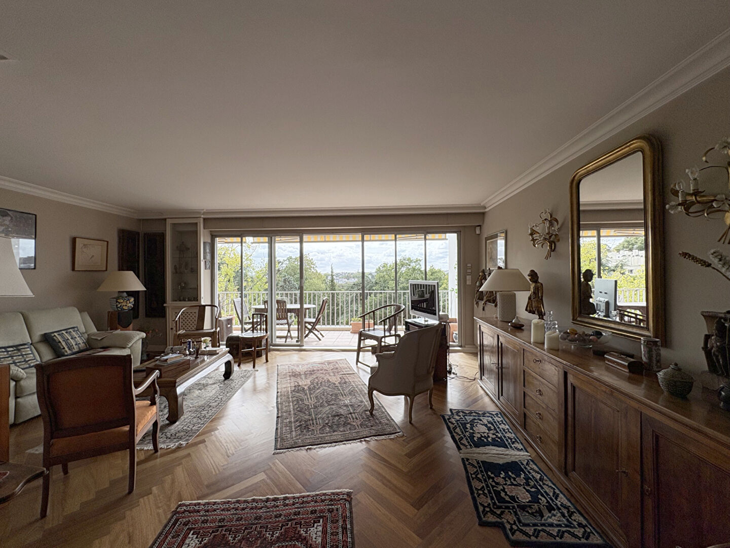 Photo Bel appartement T5 traversant de 126 m² donnant sur une terrasse Sud Ouest avec vue panoramique sur la Chézine en étage élevé avec ascenseur image 4/6