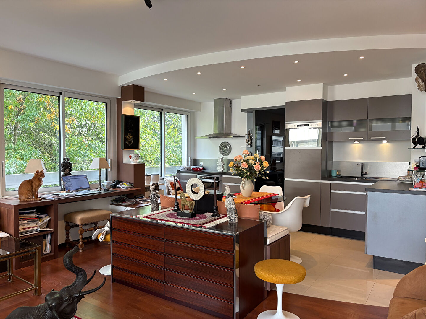 Photo Appartement T2 de 56 m²  au 4e étage avec ascenseur dans une résidence entourée de verdure image 1/6