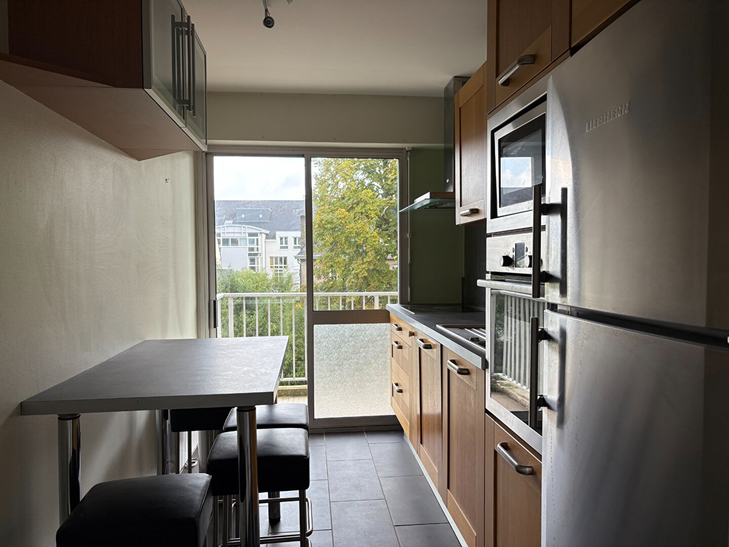 Photo Appartement T4  de 86 m² en étage élevé dans une  petite résidence de standing avec ascenseur. image 6/6