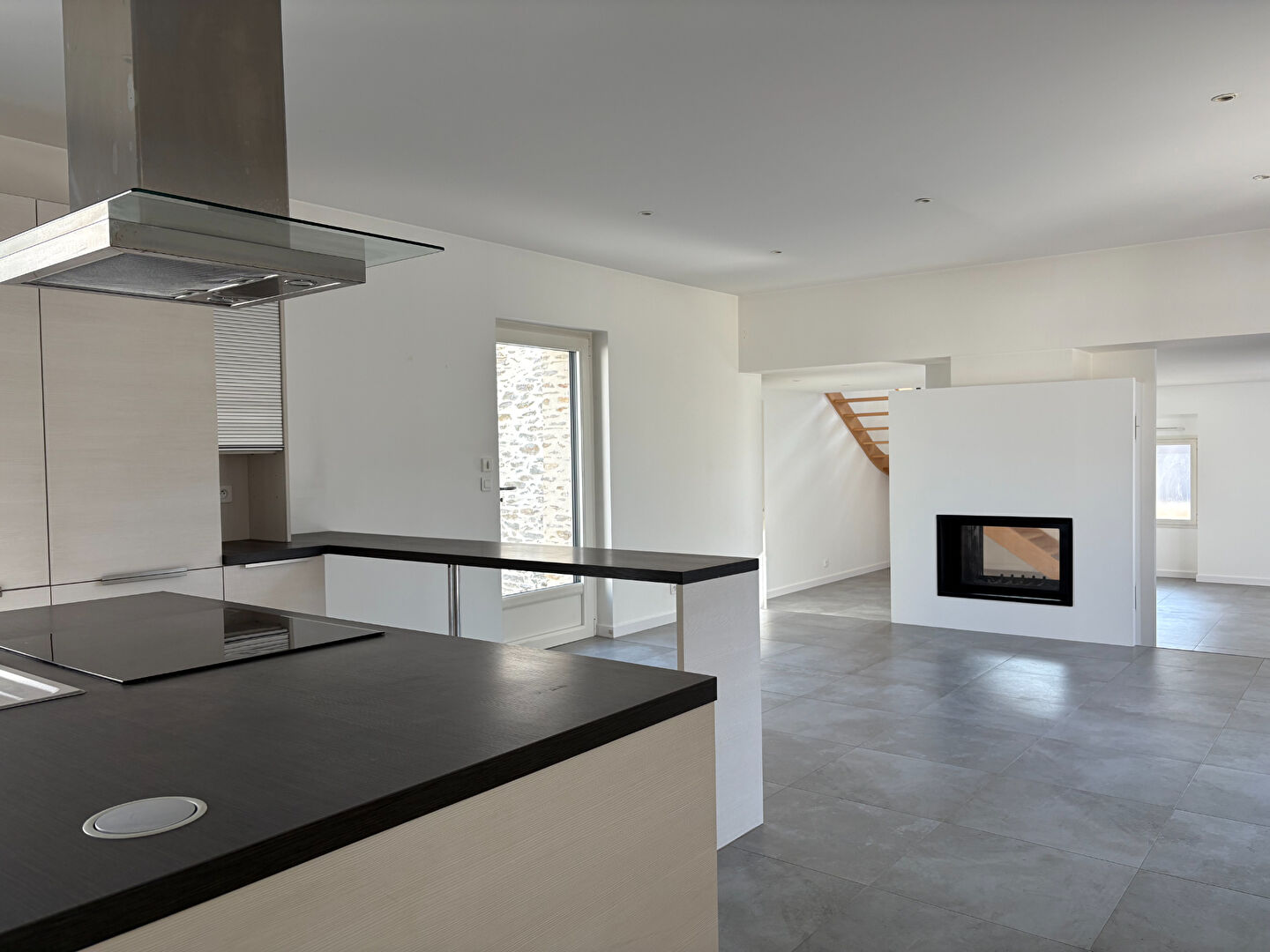 Photo Belle maison de caractère entièrement rénovée en 2012 de 157 m² (187 m² au sol) sur une parcelle de 1025 m². image 4/6