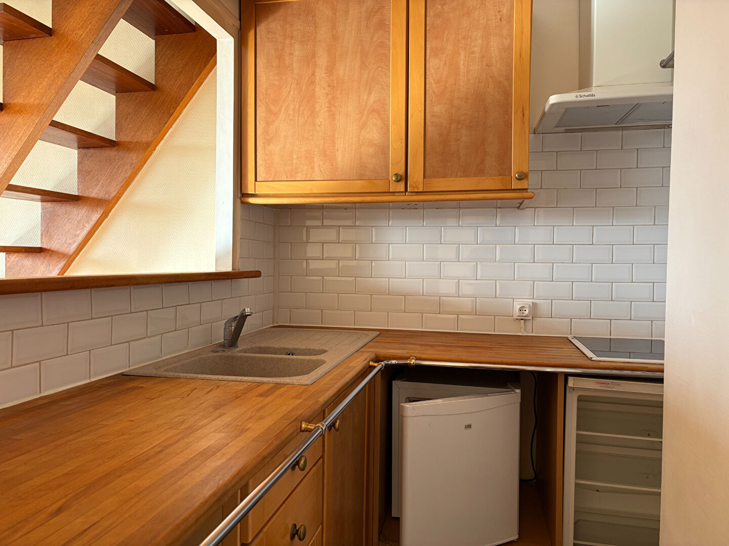 Photo Appartement T2 de 49 m² en duplex avec une terrasse et vue dégagée sur la Chézine au dernier étage avec ascenseur d'un immeuble de standing image 5/6