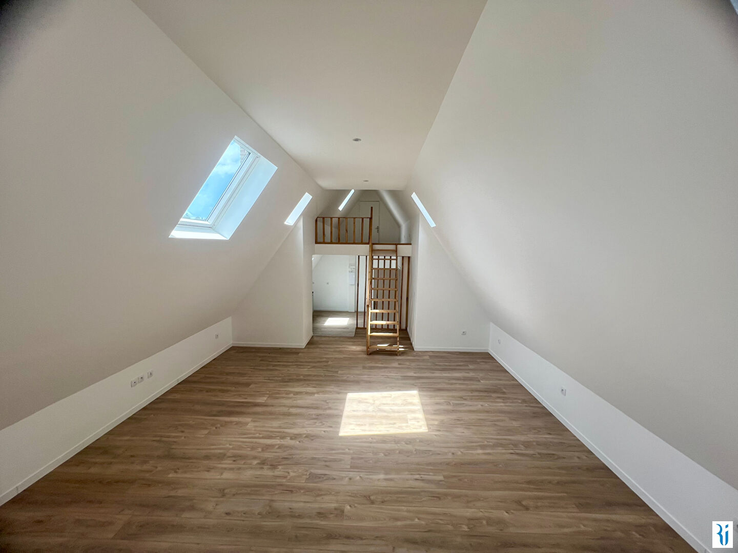 Photo Beau T3 Duplex  62m²  - Centre-ville Evreux image 3/5