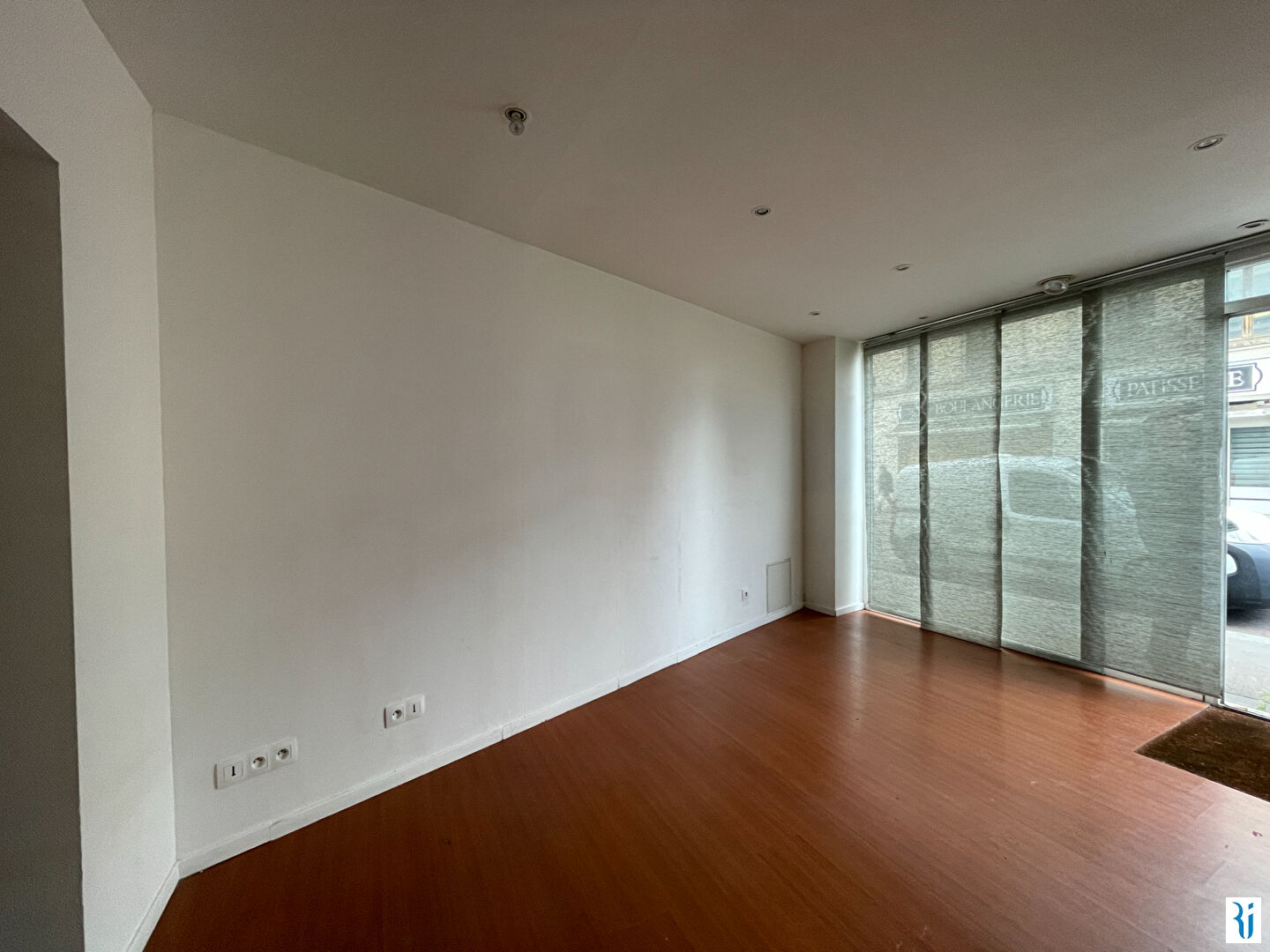 Photo Local commercial Rouen 19 m2 image 2/5