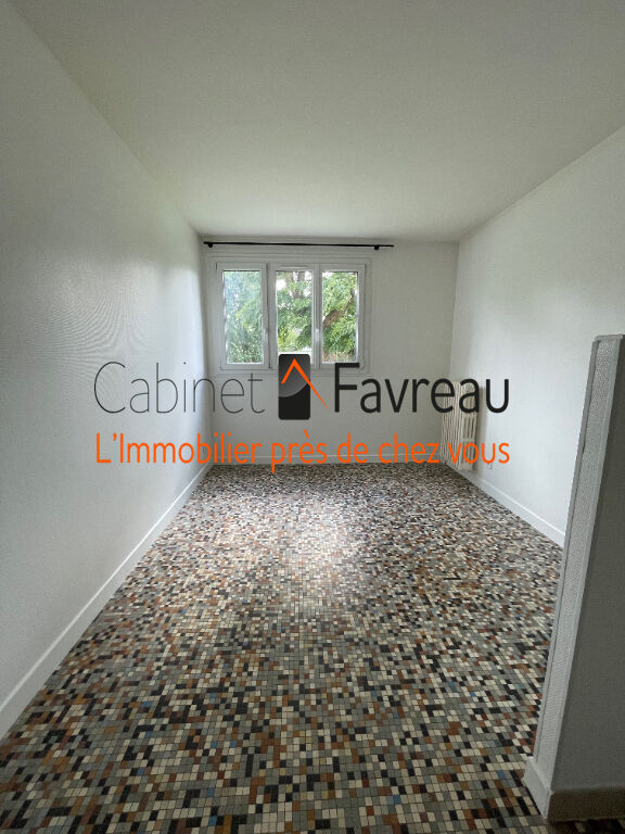 CHEVILLY LARUE - Studette - 13.74m²