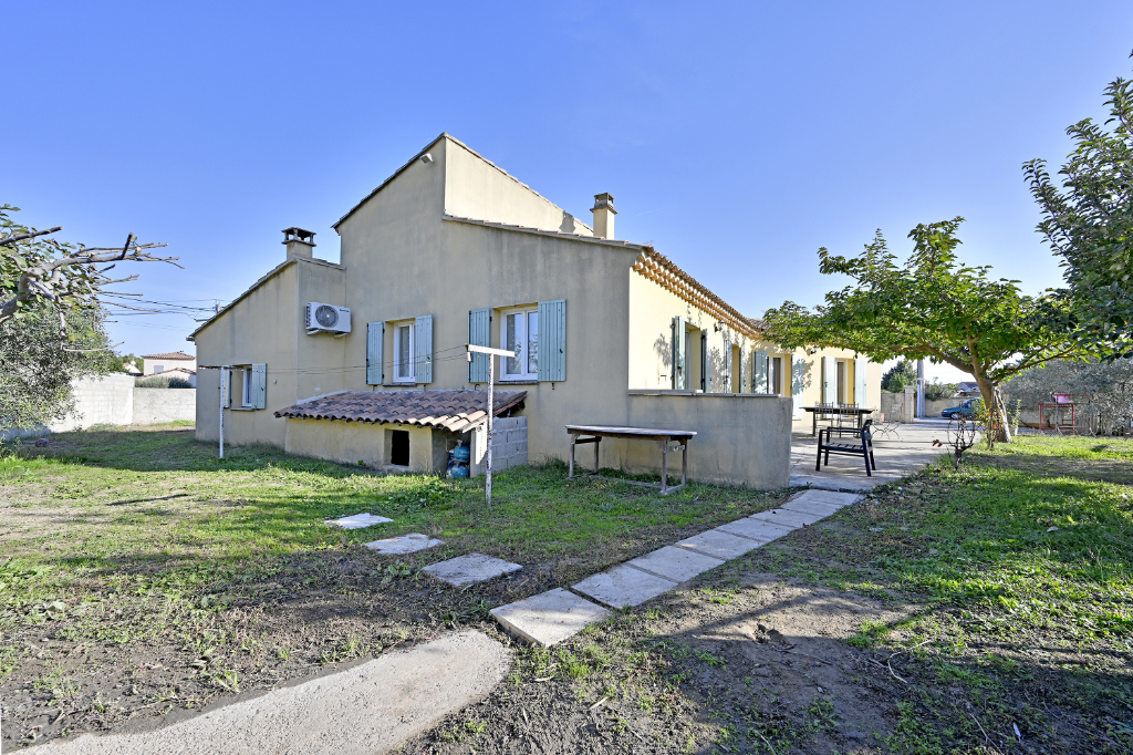 Maison Roquemaure 5 pièce(s) 135 m2 Roquemaure 30150