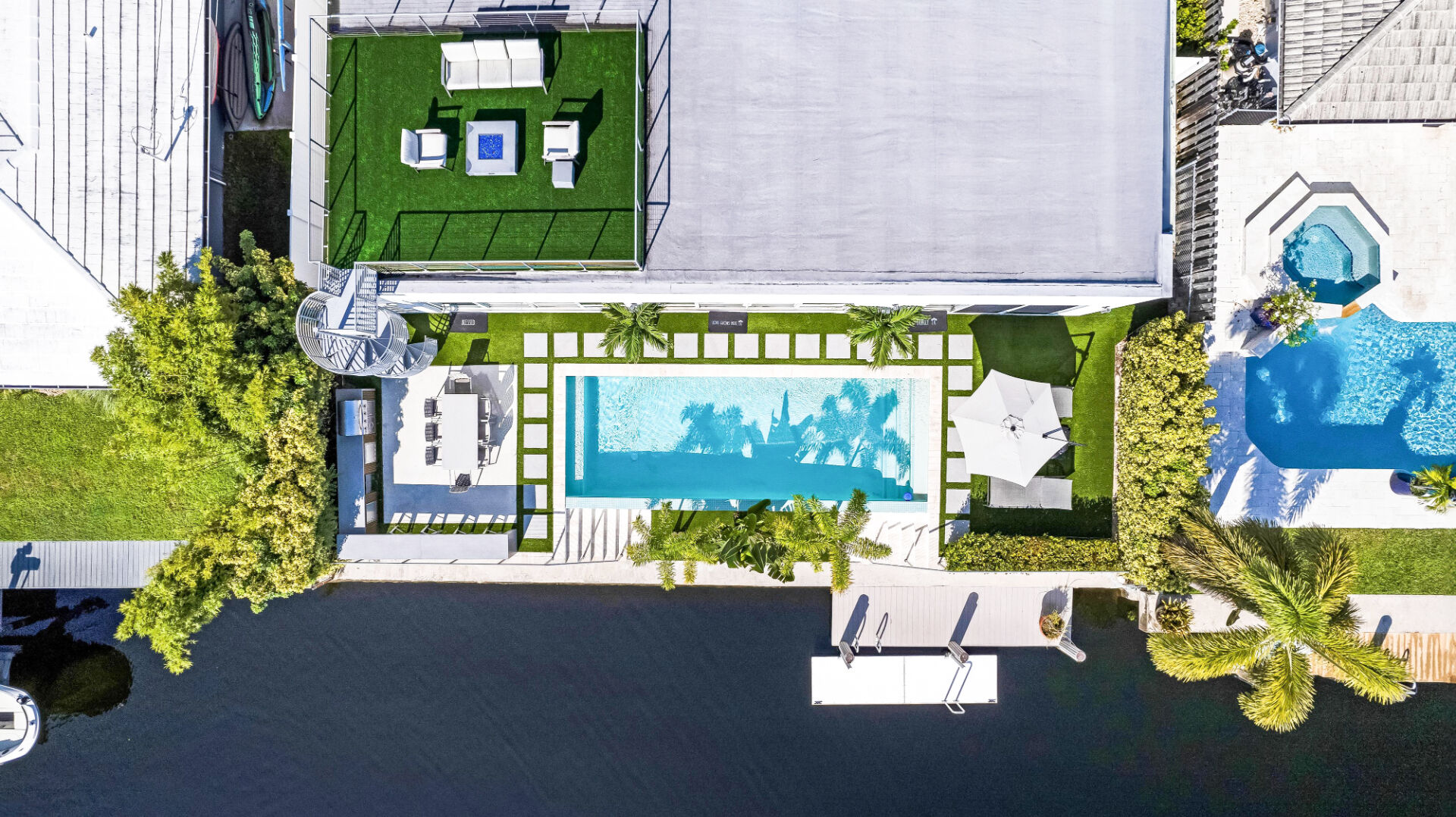 Photo Opportunité Unique : Maison Neuve en Bord de l'Eau région de Miami avec Locataire et Rentabilité de 10% image 3/6