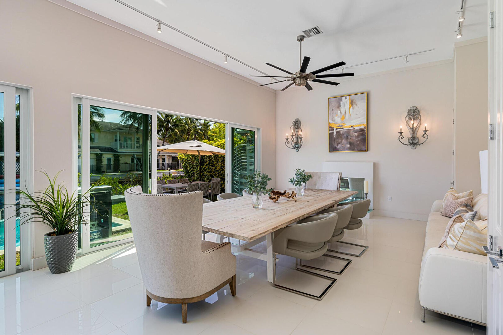 Photo Opportunité Unique : Maison Neuve en Bord de l'Eau région de Miami avec Locataire et Rentabilité de 10% image 6/6