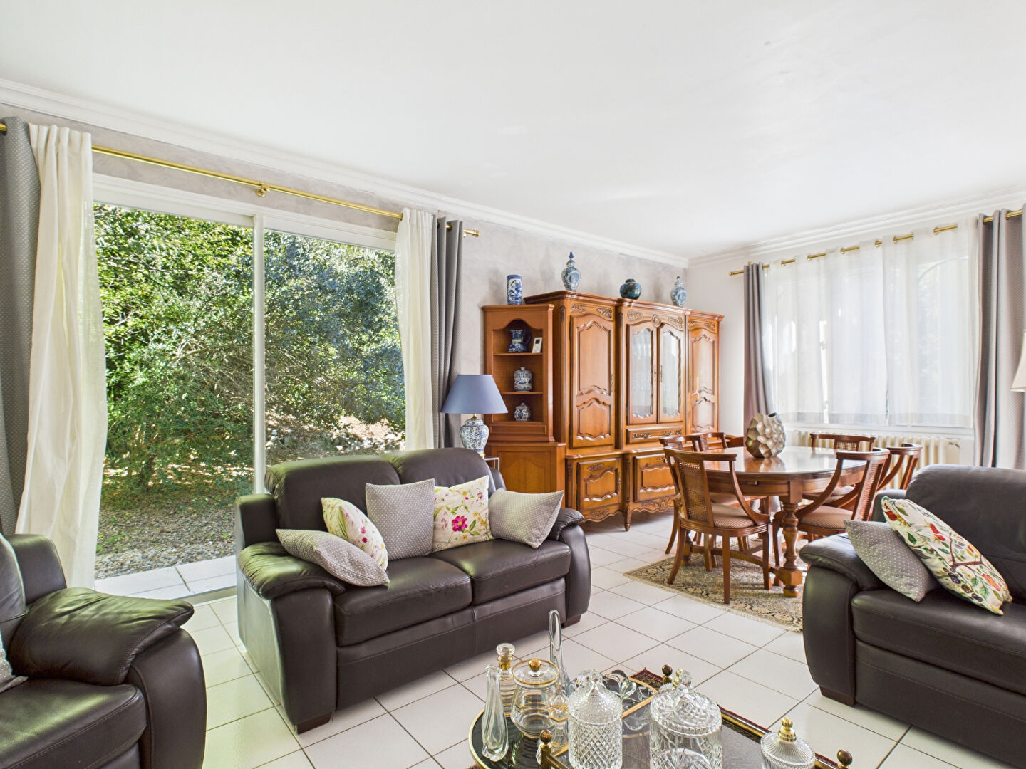Photo EXCLUSIVITE //  Maison avec dépendance / Villeneuve Les Avignon 8 pièces 194 m2 image 5/6