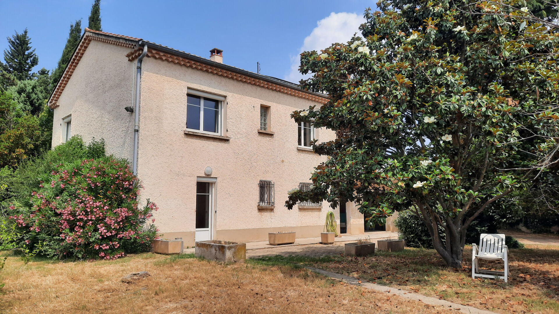 EXCLUSIVITÉ // Maison Montfavet 6 pièce(s) 165 m2 avec Garage sur 1,5 ha + Hangar