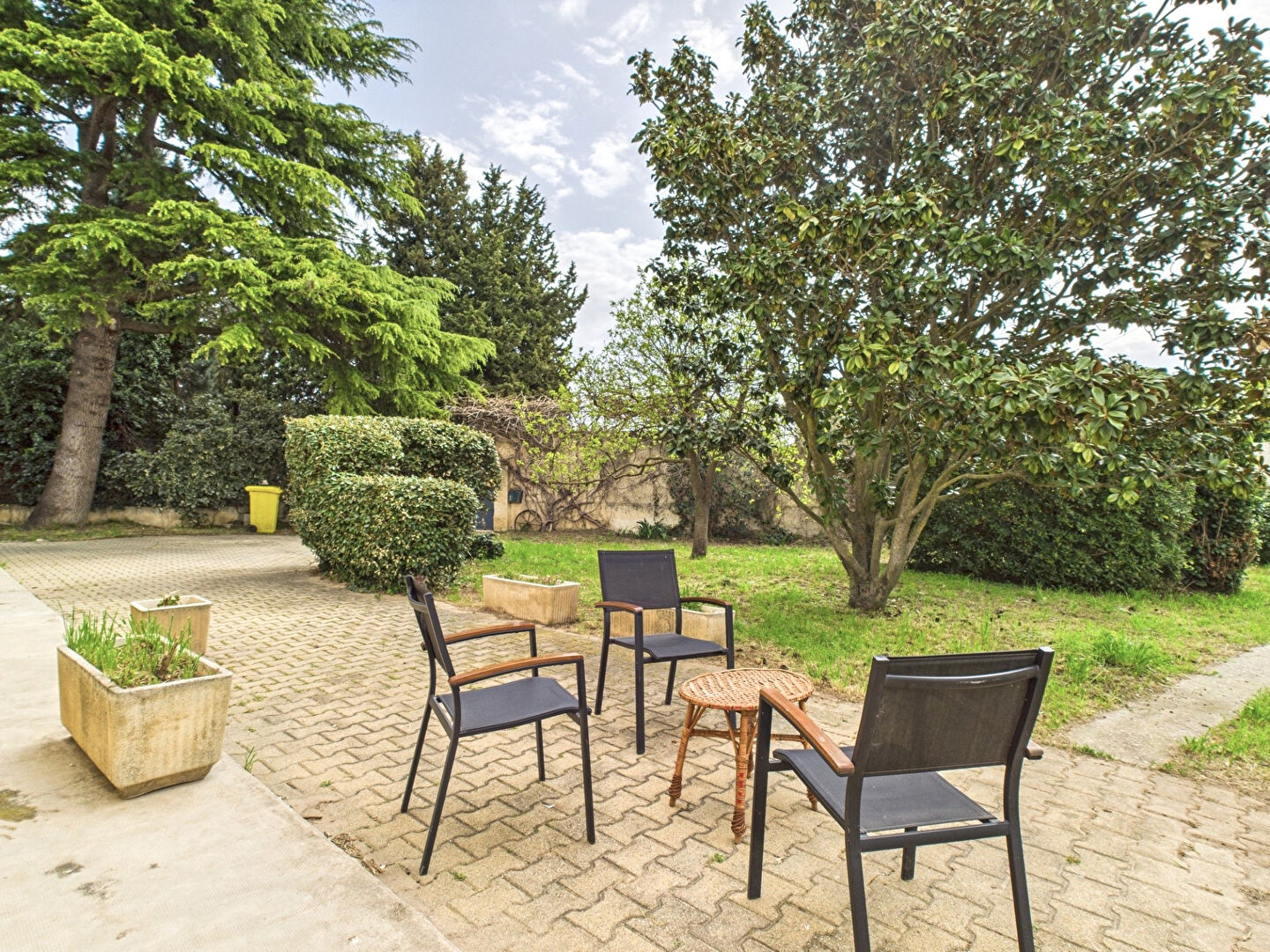 EXCLUSIVITÉ // Maison Montfavet 6 pièce(s) 165 m2 avec Garage sur 1,5 ha + Hangar