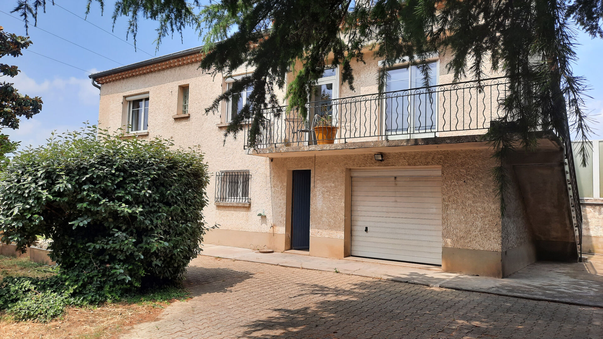 Photo EXCLUSIVITÉ // Maison Montfavet 6 pièce(s) 165 m2 avec Garage sur 1,5 ha + Hangar image 2/6
